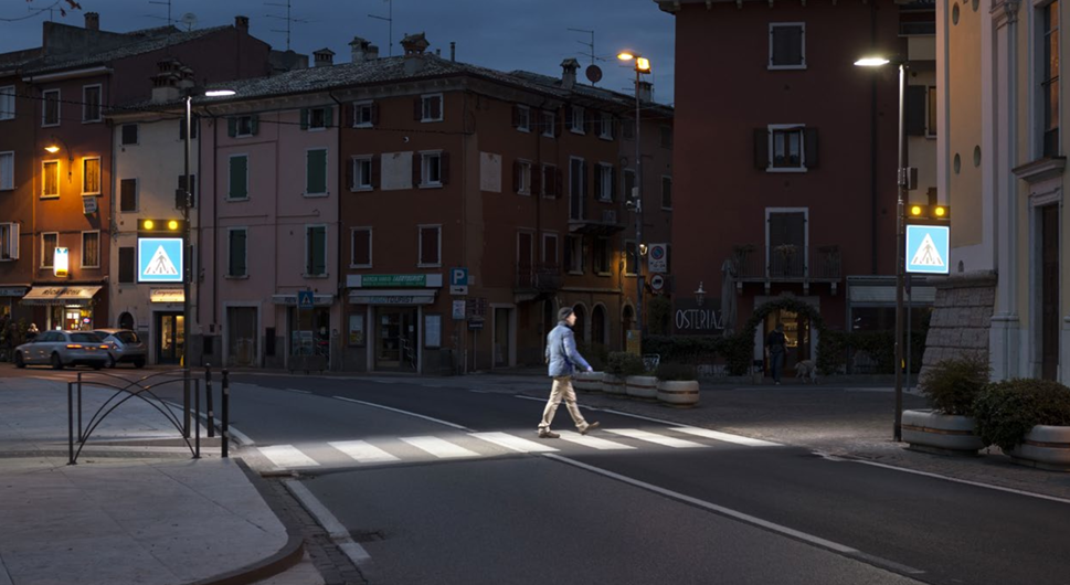 Pedestrian crossing lighting system, Smart